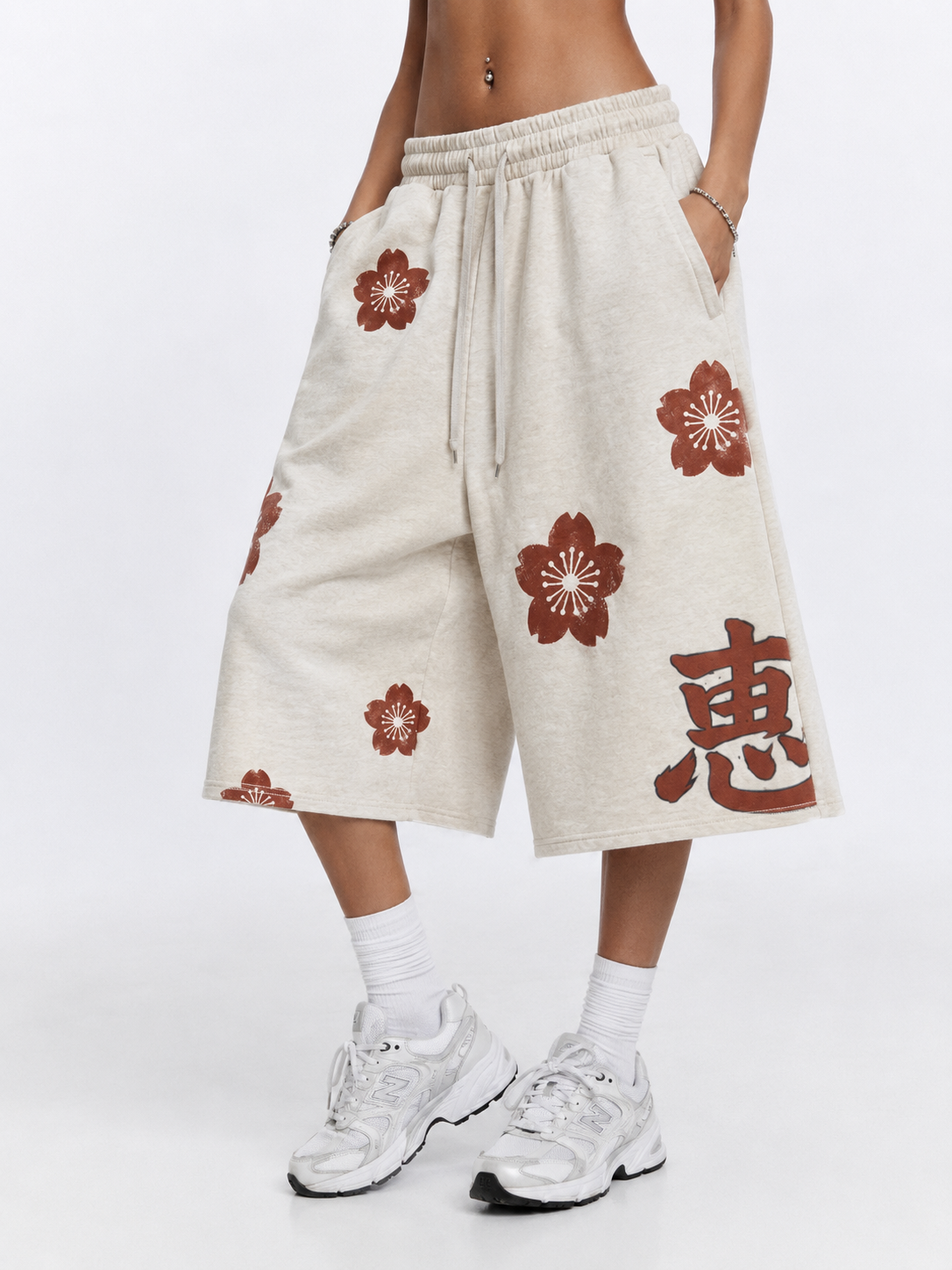 恵 Megumi Grace Short — on-model studio shot