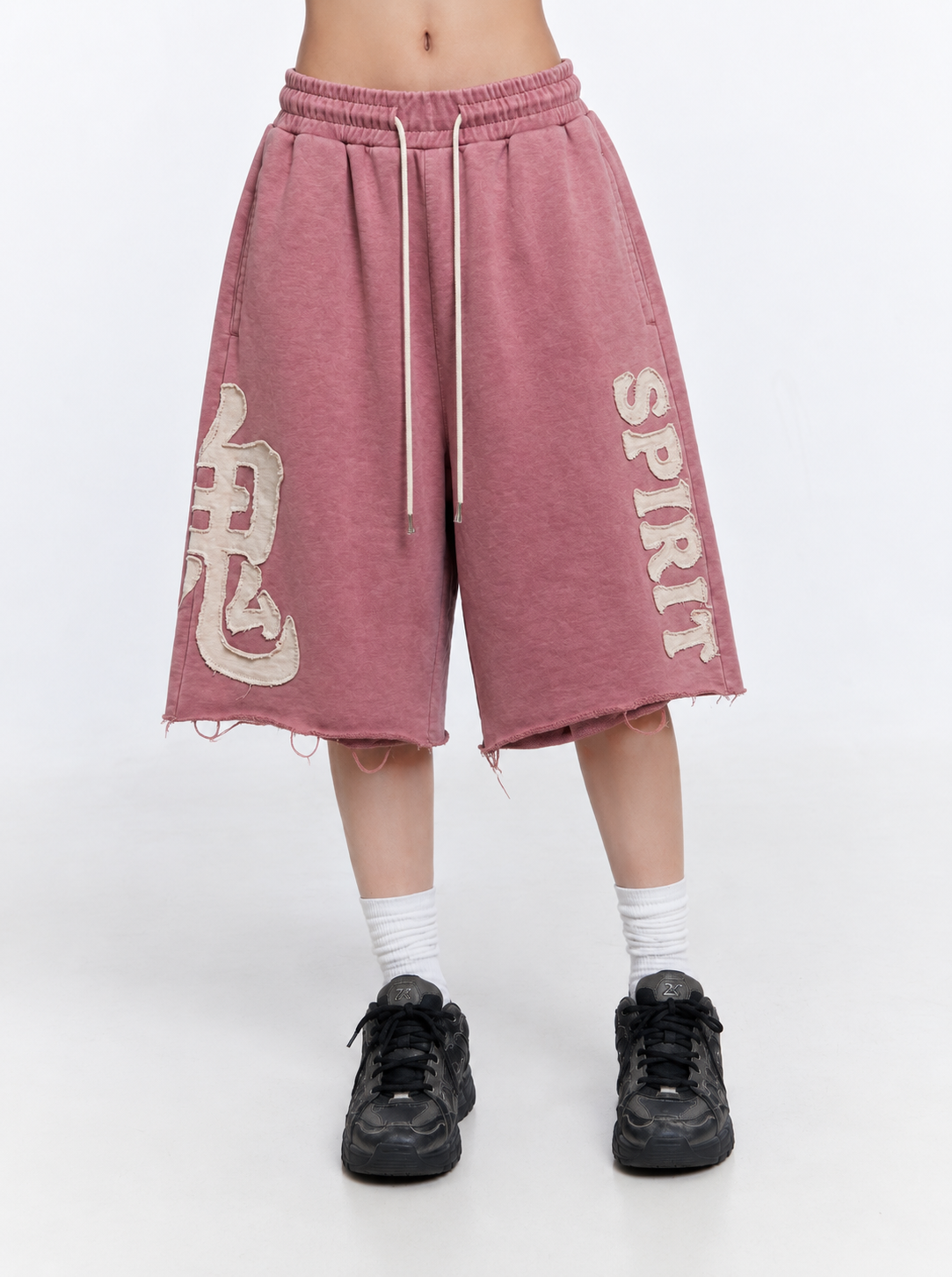聖霊 Seirei Spirit Short — Original colorway, on-model studio shot
